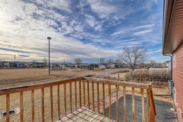 529 BLUEBIRD DR, Box Elder, SD 57719