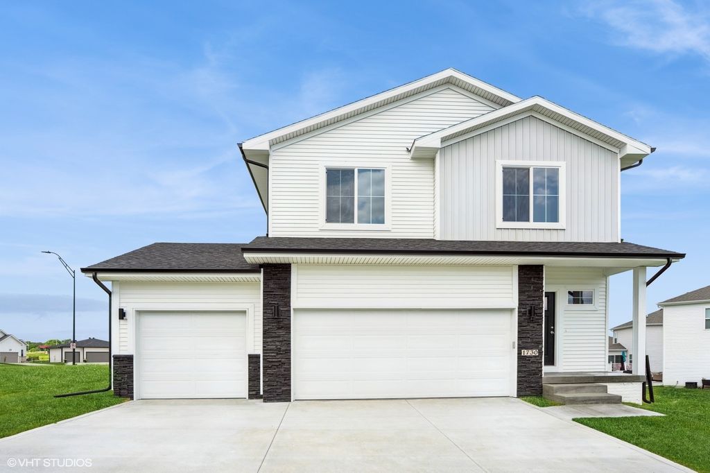 1730 Roebling Road, Adel, IA 50003