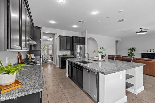 10535 E DIFFRACTION Avenue, Mesa, AZ 85212