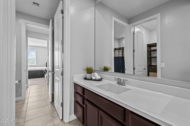 10535 E DIFFRACTION Avenue, Mesa, AZ 85212