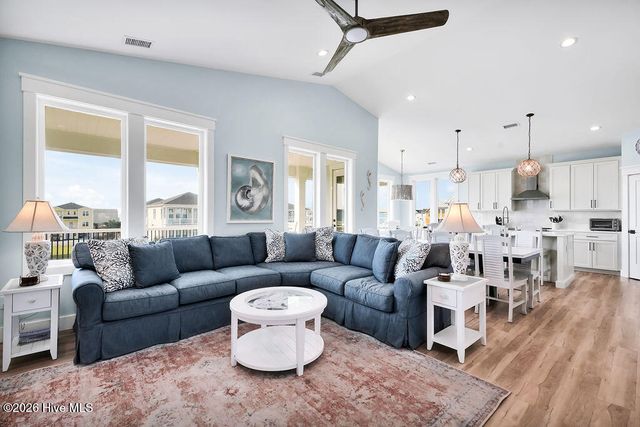 413 E Fourth Street, Ocean Isle Beach, NC 28469