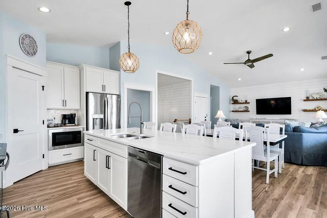 413 E Fourth Street, Ocean Isle Beach, NC 28469