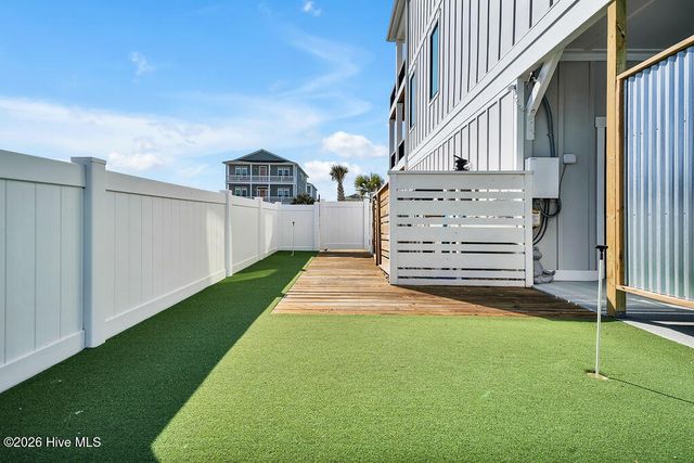 413 E Fourth Street, Ocean Isle Beach, NC 28469