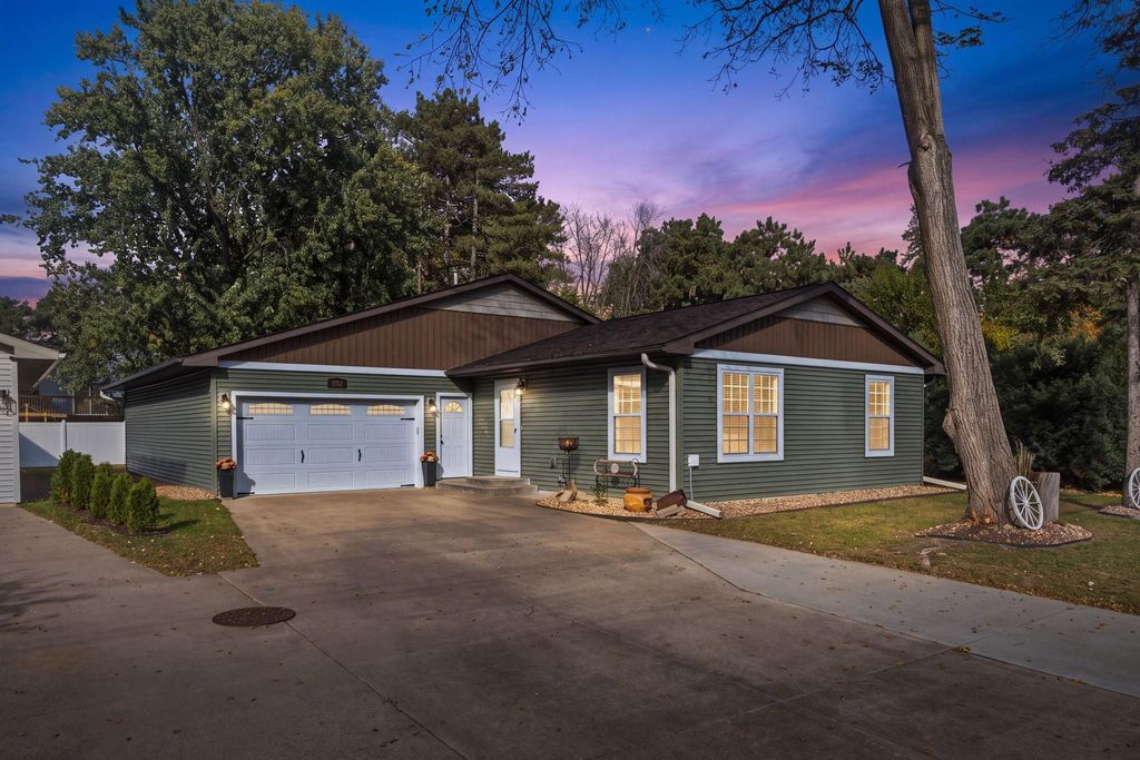 1623 Highway 96 E, White Bear Lake, MN 55110 — exterior