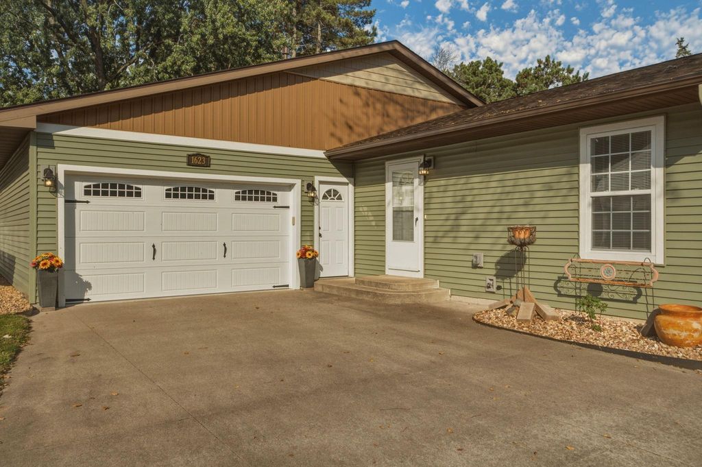 1623 Highway 96 E, White Bear Lake, MN 55110 — photo 2