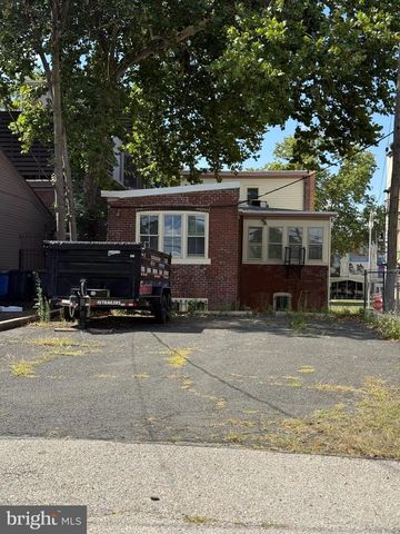 194 W STATE ST, Trenton, NJ 08608