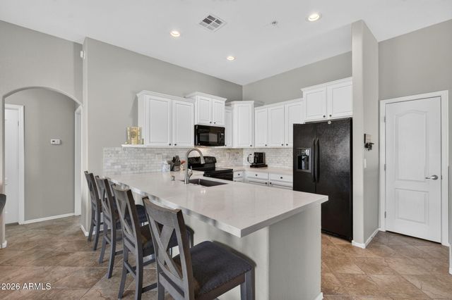 2725 E MINE CREEK Road 2020, Phoenix, AZ 85024