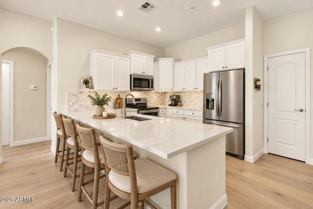 2725 E MINE CREEK Road 2020, Phoenix, AZ 85024