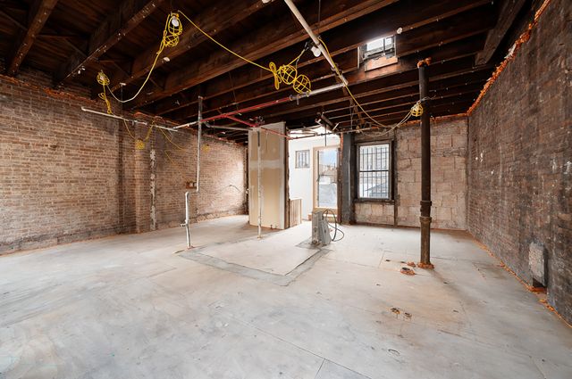 18 W 76TH Street, New York City, NY 10023