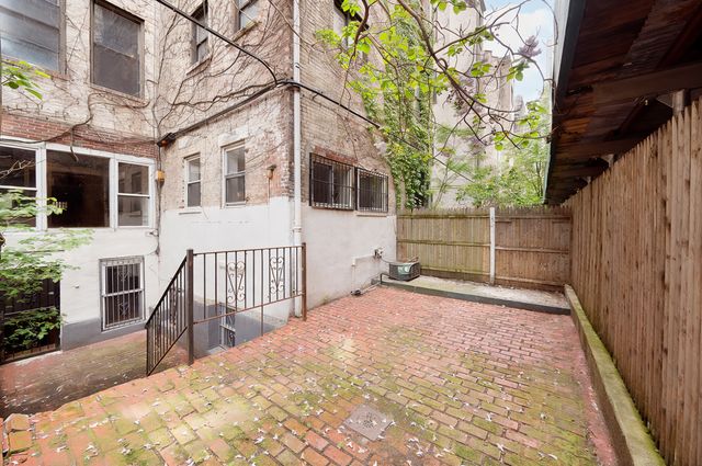 18 W 76TH Street, New York City, NY 10023