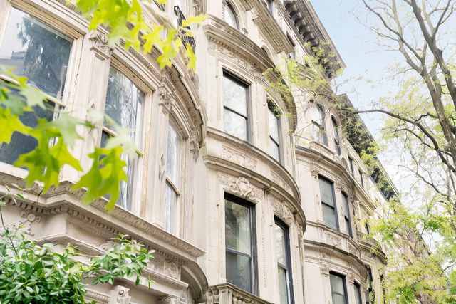 18 W 76TH Street, New York City, NY 10023