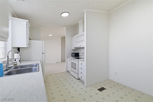 91 West Yukon Street, Pahrump, NV 89048