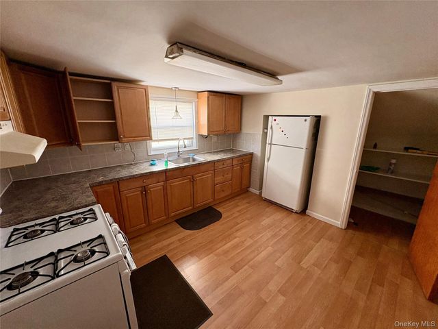 17 Dalton Road, Yonkers, NY 10701