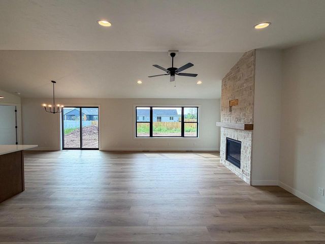 N8891 KILLARNEY WAY, Appleton, WI 54952