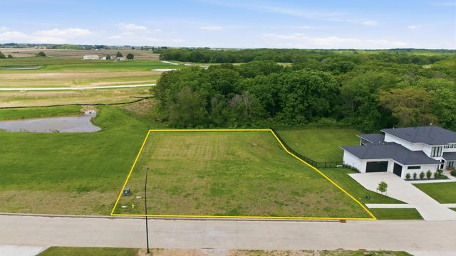 3779 SW Indigo Avenue, West Des Moines, IA 50266