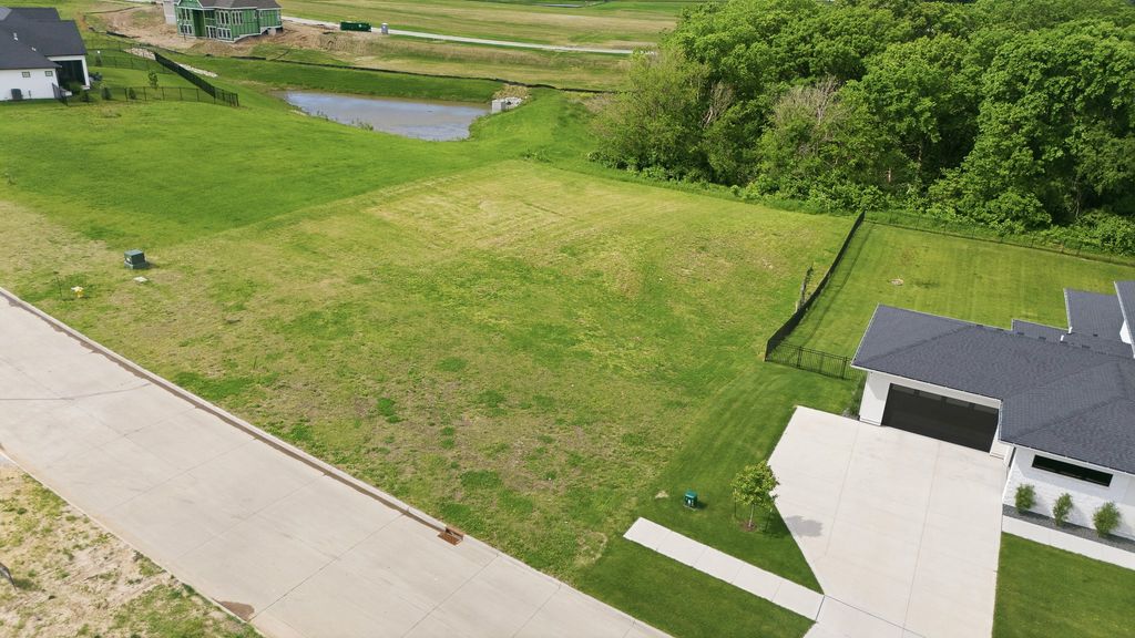 3779 SW Indigo Avenue, West Des Moines, IA 50266