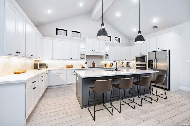 10006 Sarah Pl, Boerne, TX 78006