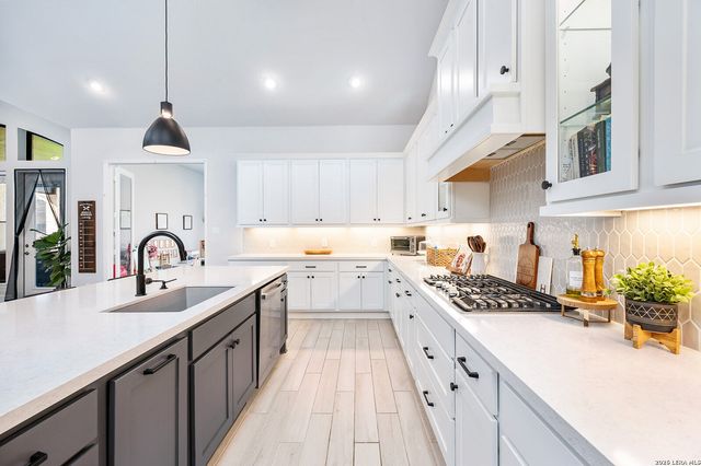 10006 Sarah Pl, Boerne, TX 78006