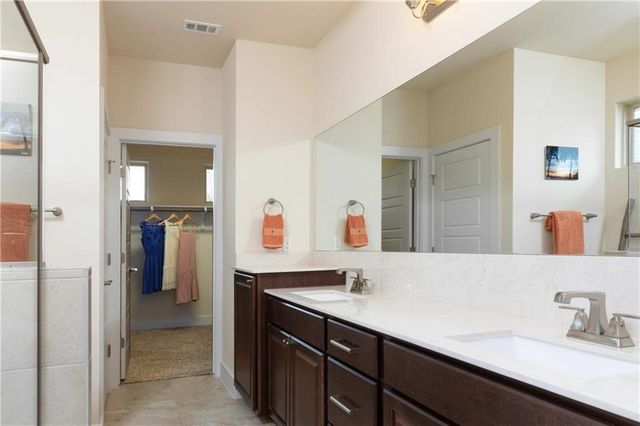 710 Arrow Point DR 16, Cedar Park, TX 78613