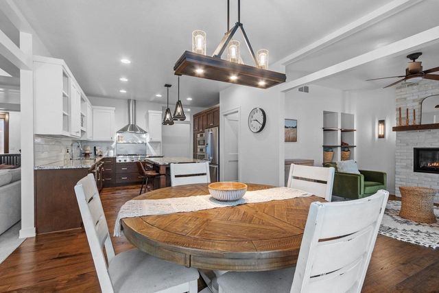 2875 STONE CREEK CIRCLE, Suamico, WI 54313