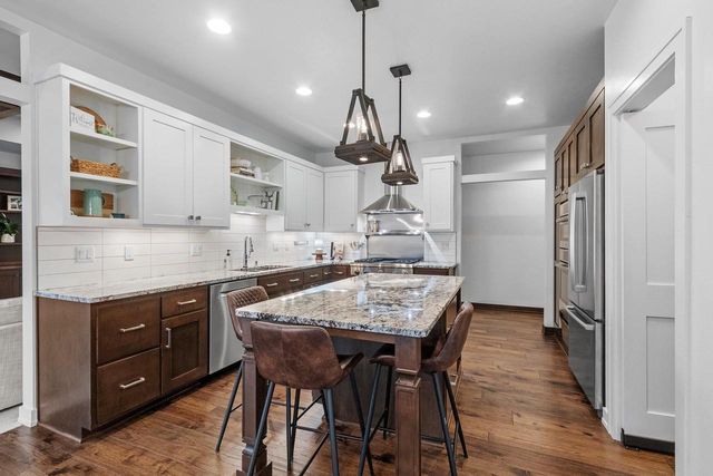 2875 STONE CREEK CIRCLE, Suamico, WI 54313
