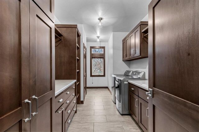 2875 STONE CREEK CIRCLE, Suamico, WI 54313