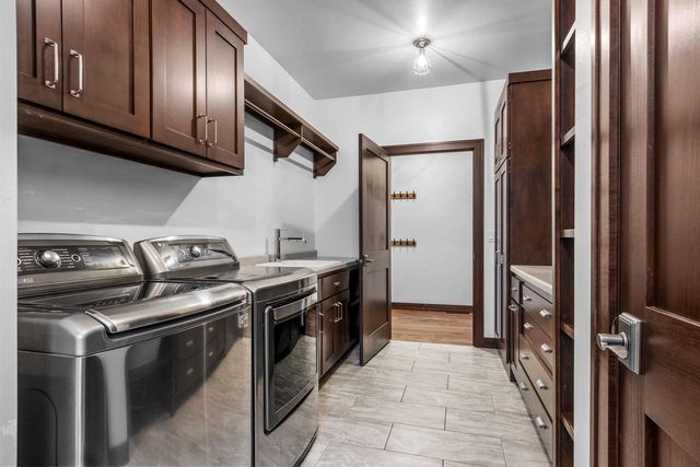 2875 STONE CREEK CIRCLE, Suamico, WI 54313