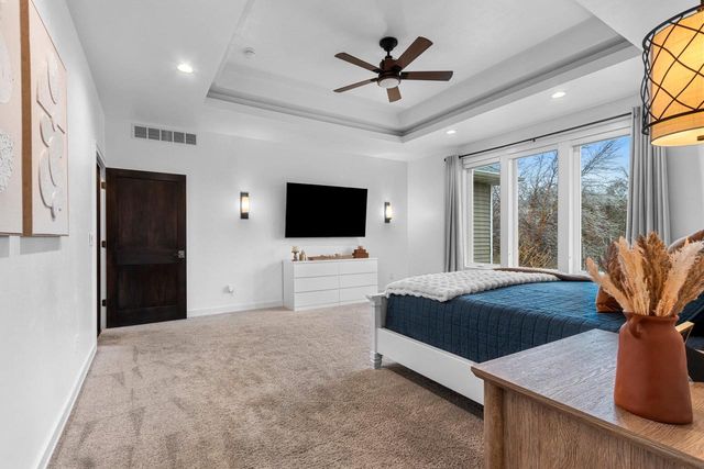 2875 STONE CREEK CIRCLE, Suamico, WI 54313