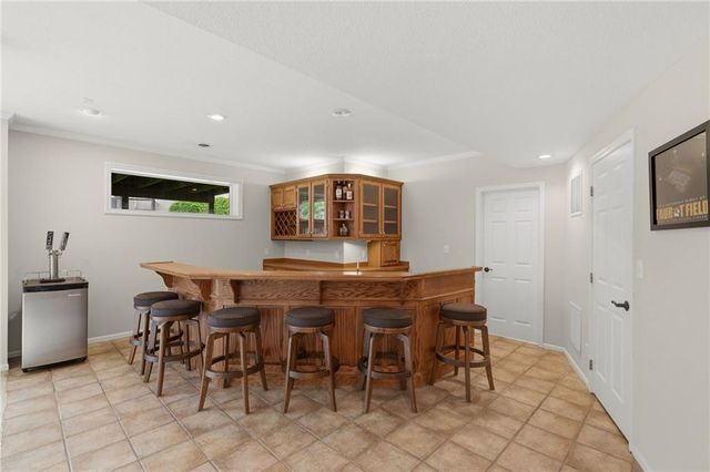 8011 Parkview Drive, Parkville, MO 64152