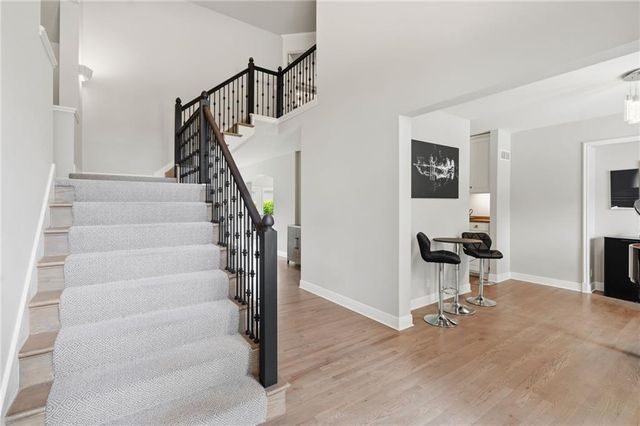 8011 Parkview Drive, Parkville, MO 64152