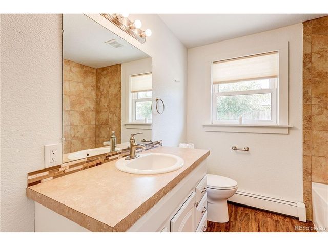 240 22nd Avenue Ct, Greeley, CO 80631