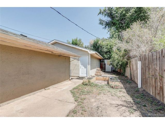 240 22nd Avenue Ct, Greeley, CO 80631