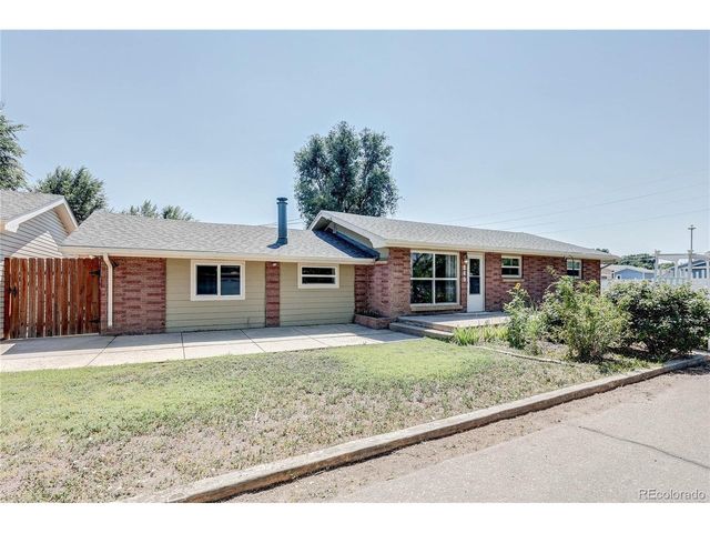 240 22nd Avenue Ct, Greeley, CO 80631