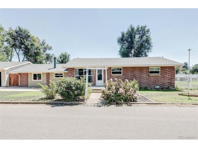 240 22nd Avenue Ct, Greeley, CO 80631
