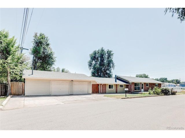 240 22nd Avenue Ct, Greeley, CO 80631