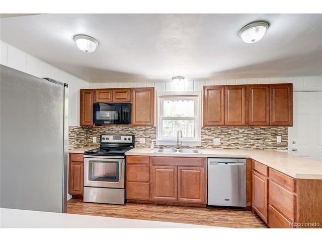 240 22nd Avenue Ct, Greeley, CO 80631