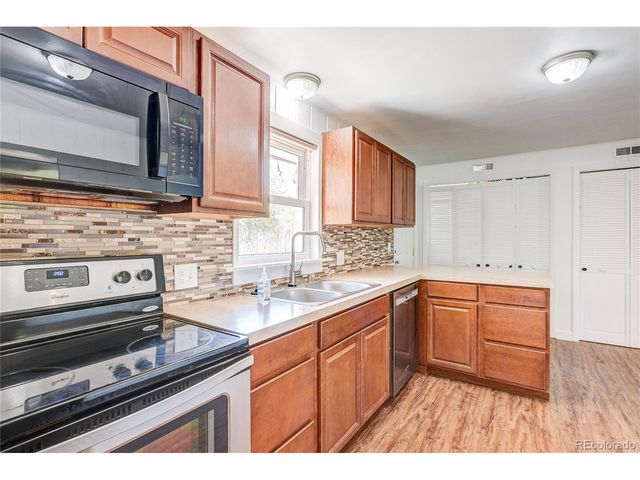 240 22nd Avenue Ct, Greeley, CO 80631