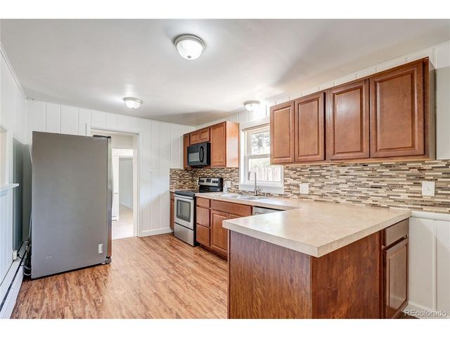 240 22nd Avenue Ct, Greeley, CO 80631