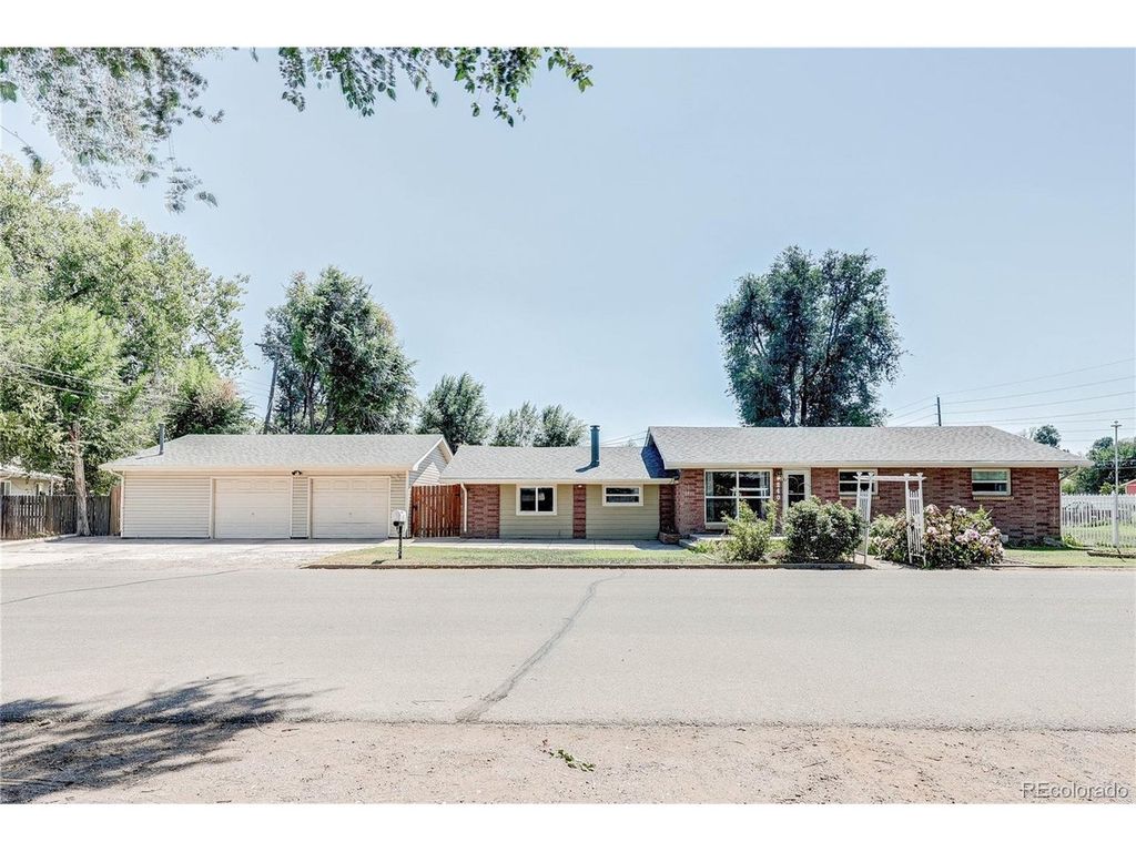 240 22nd Avenue Ct, Greeley, CO 80631