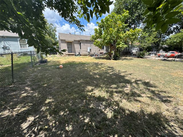 2454 Lea Crest Drive, Dallas, TX 75216
