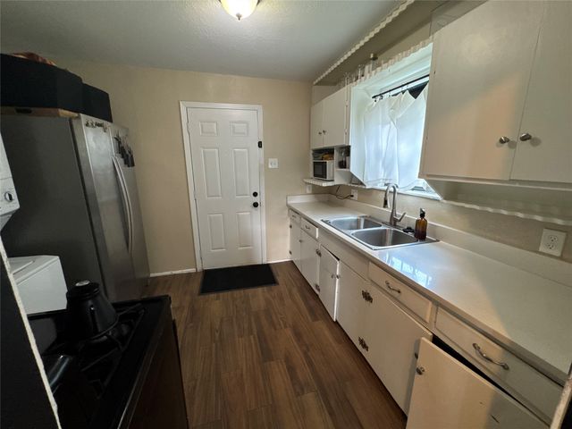 2454 Lea Crest Drive, Dallas, TX 75216