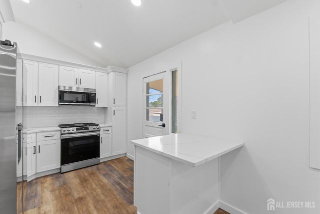 12 Daniel Road, Spotswood, NJ 08884