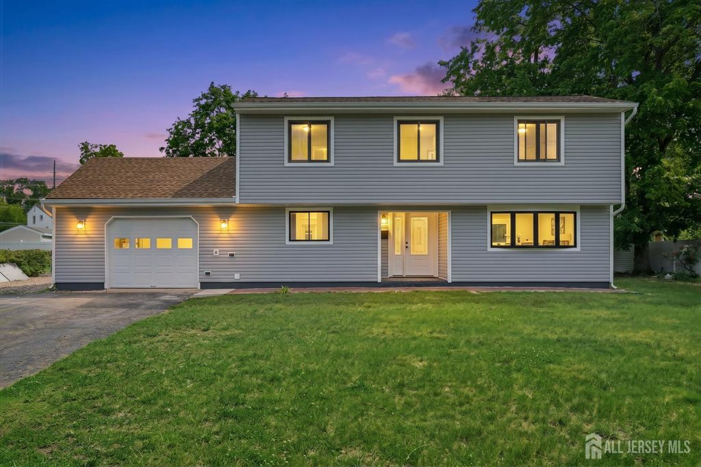 12 Daniel Road, Spotswood, NJ 08884
