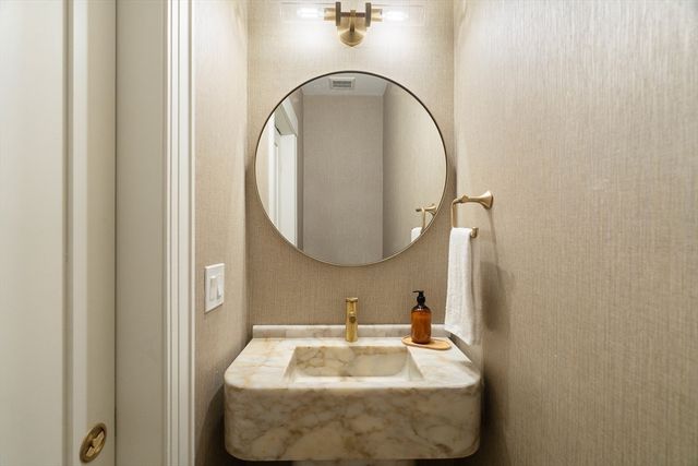 11 Mt. Auburn Street 11, Cambridge, MA 02138