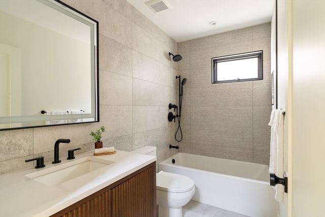 11 Mt. Auburn Street 11, Cambridge, MA 02138