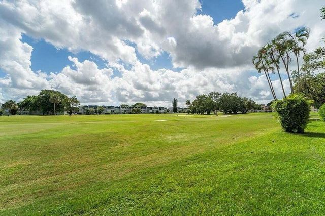 1015 Country Club Drive 307, Margate, FL 33063