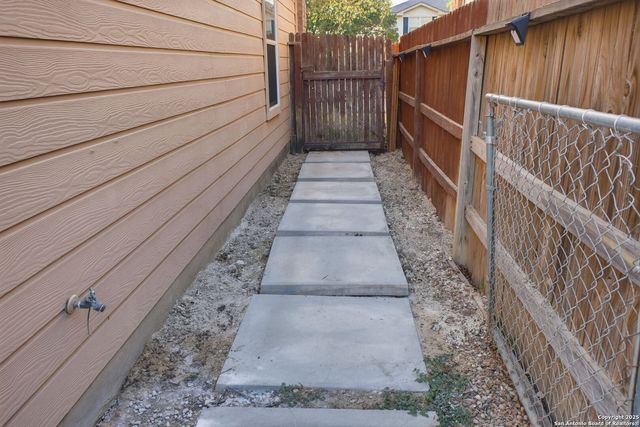 510 Limestone Flat, San Antonio, TX 78251