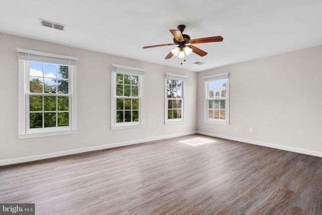 9818 FOX REST LN, Vienna, VA 22181
