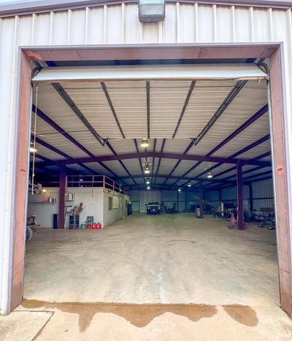 444 County Road 4104, Daingerfield, TX 75638