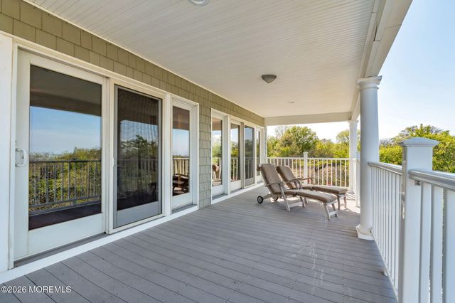 9 Hegel Place, Middletown, NJ 07748